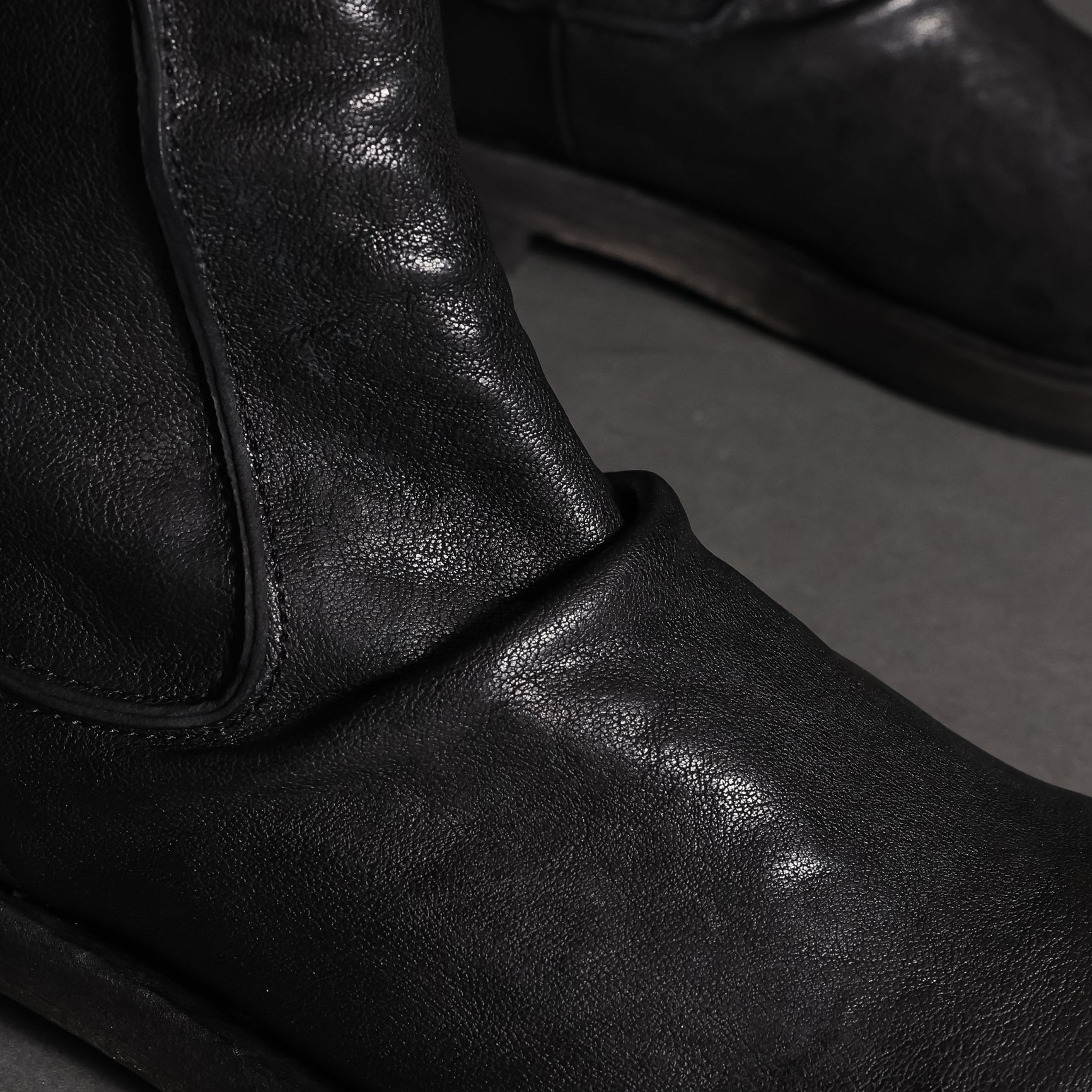 7UTEN10 Black