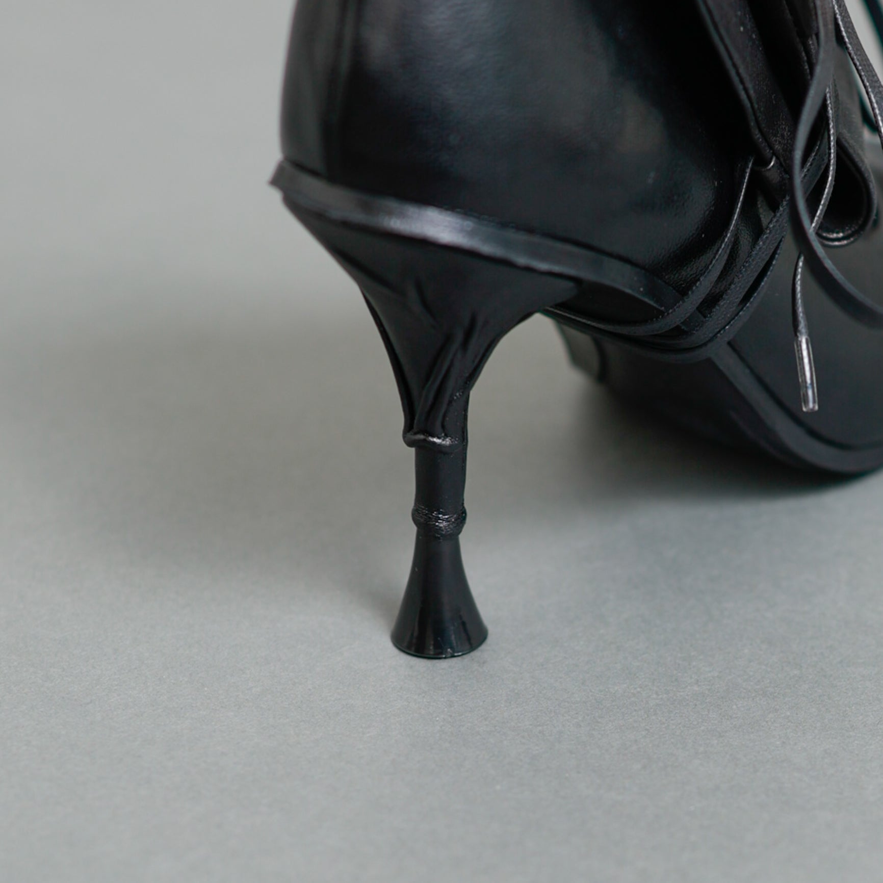 Naho 62 Black