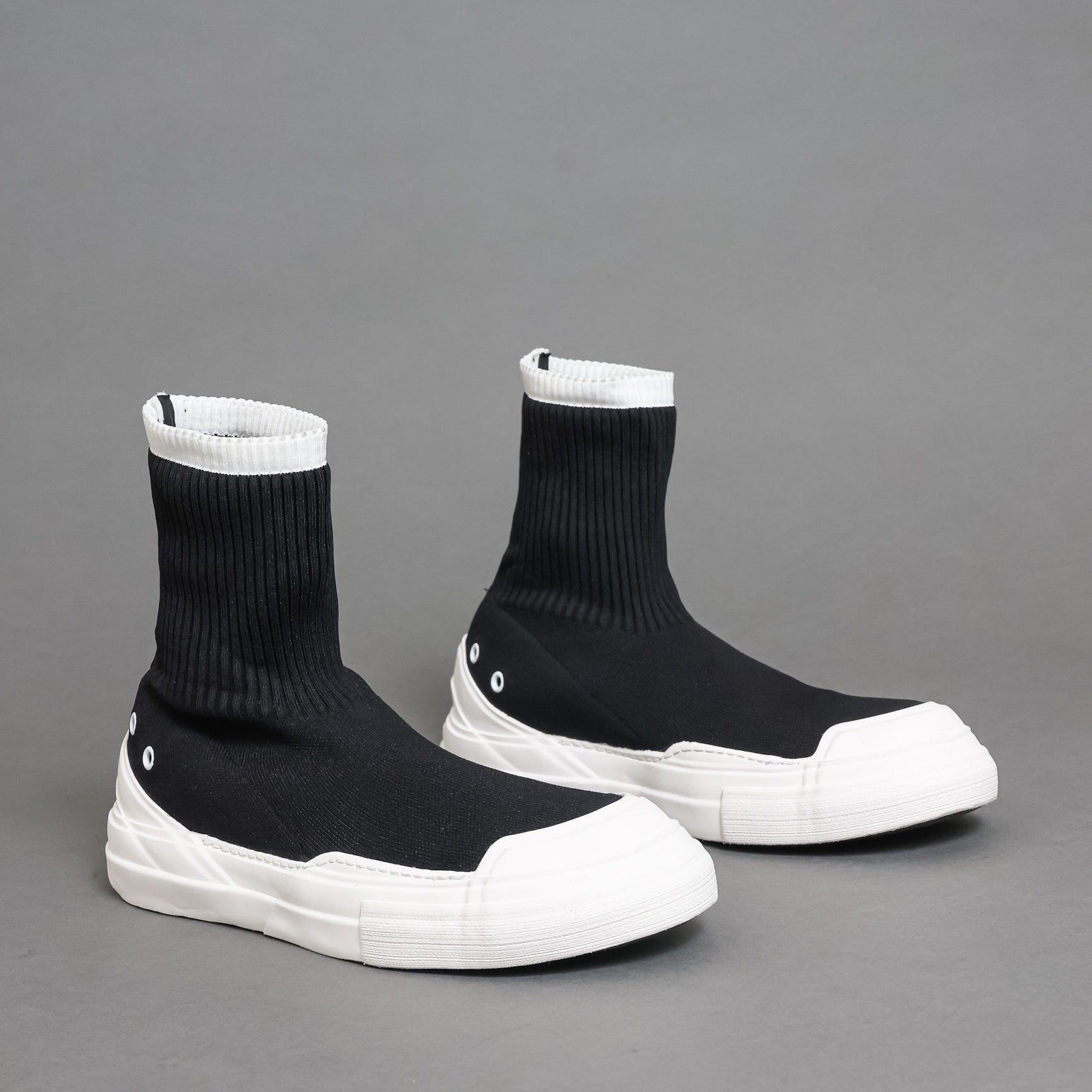 W497 Black