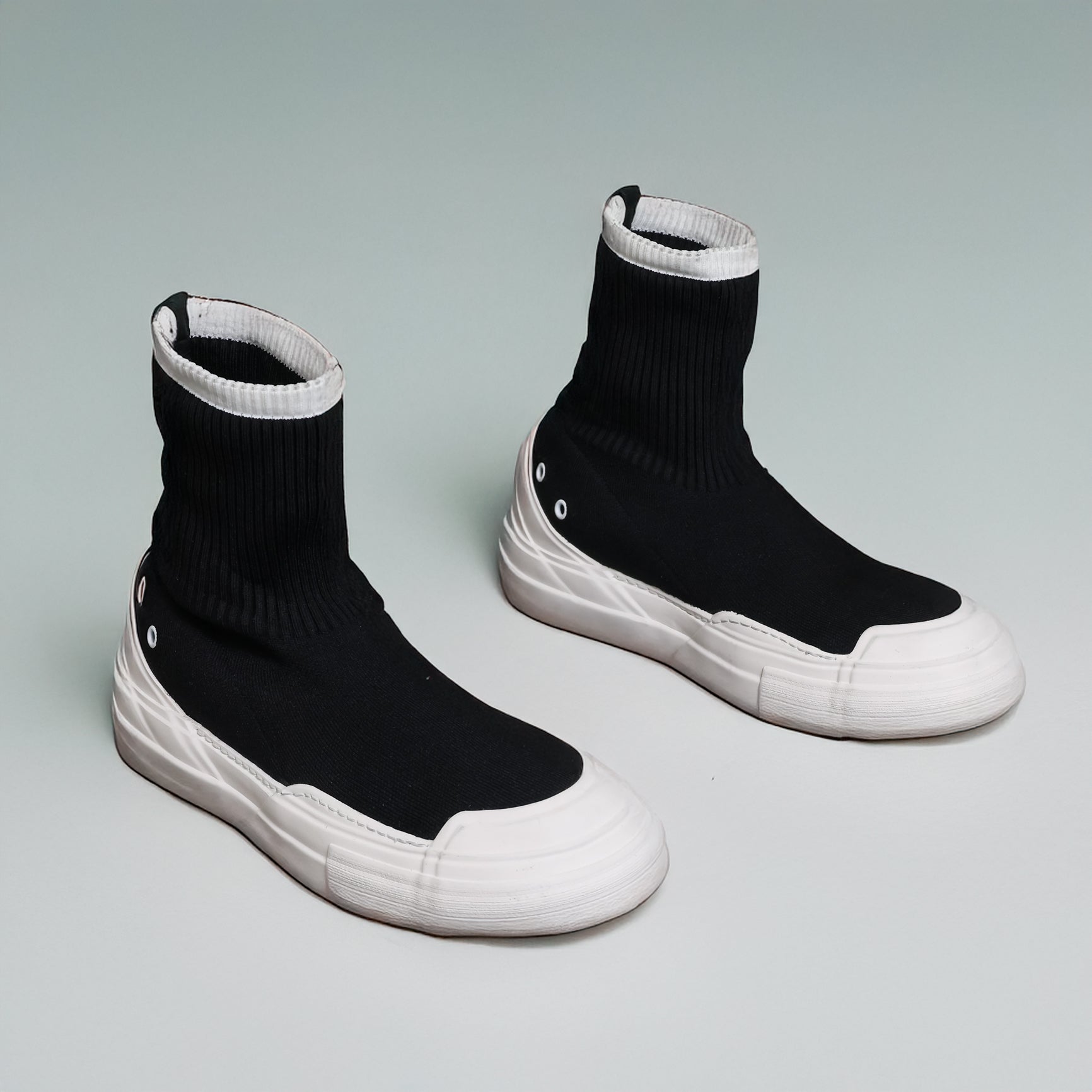 W497 Black