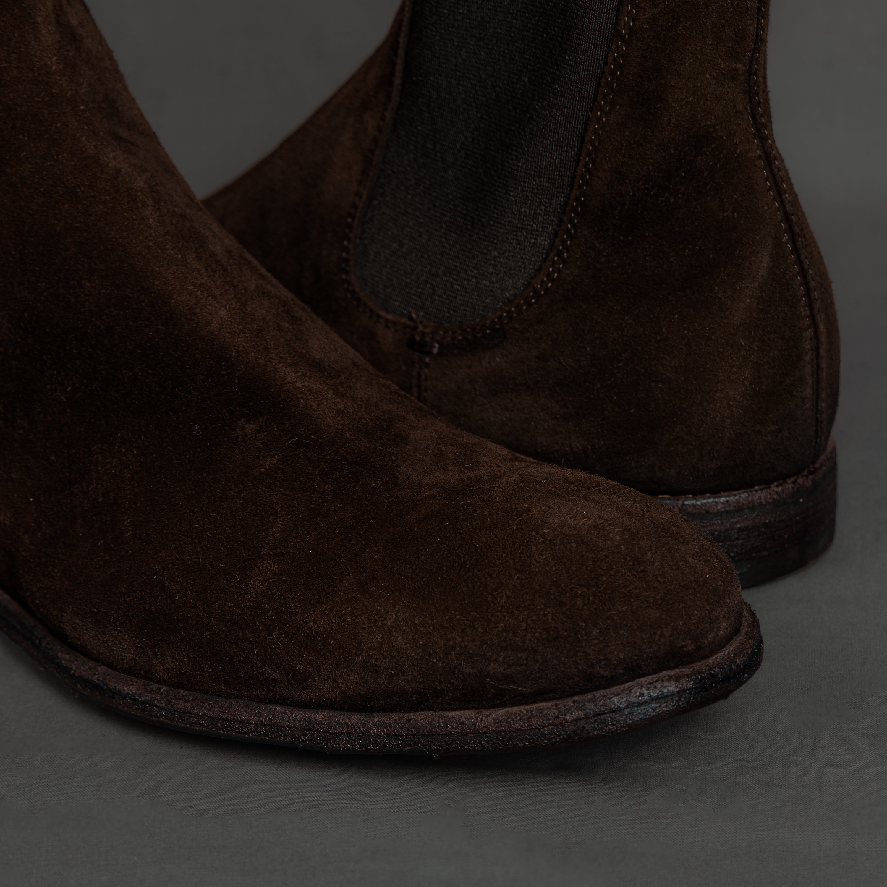5572 Suede Brown