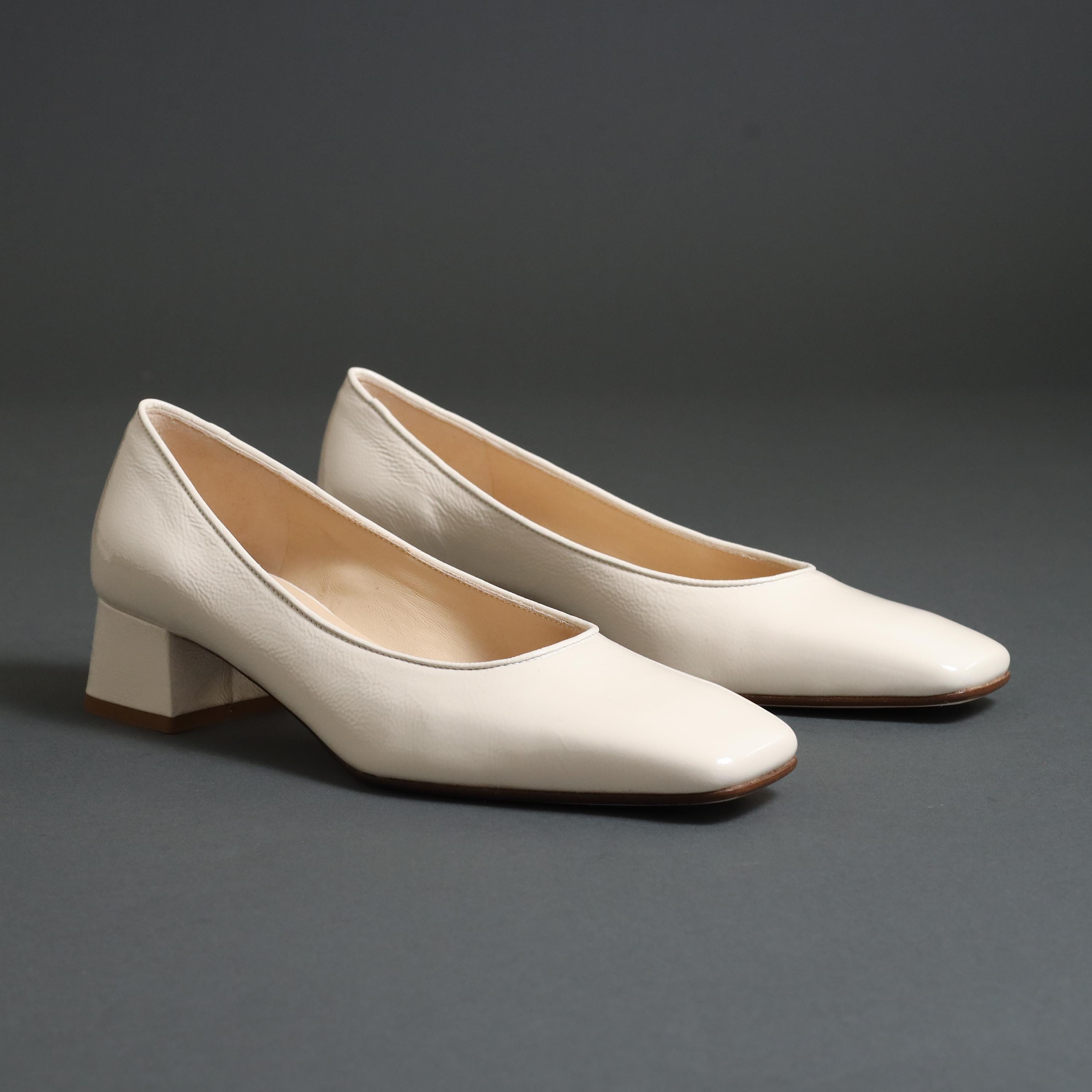 Conflict For Interest Womens Flats Conflict For Interest 403 Beige