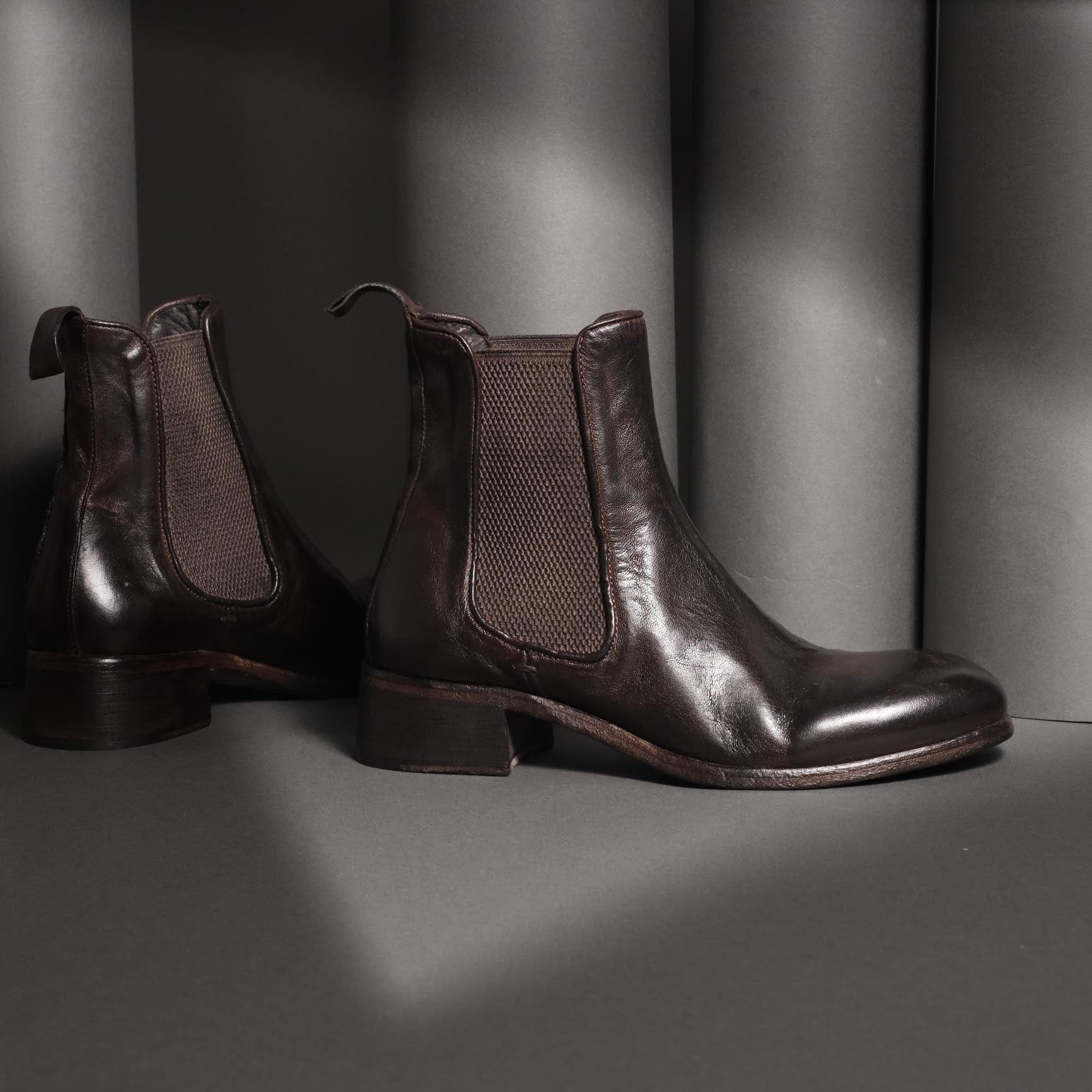 Conflict For Interest Womens Chelsea Boot Conflict For Interest Giorgia Brown