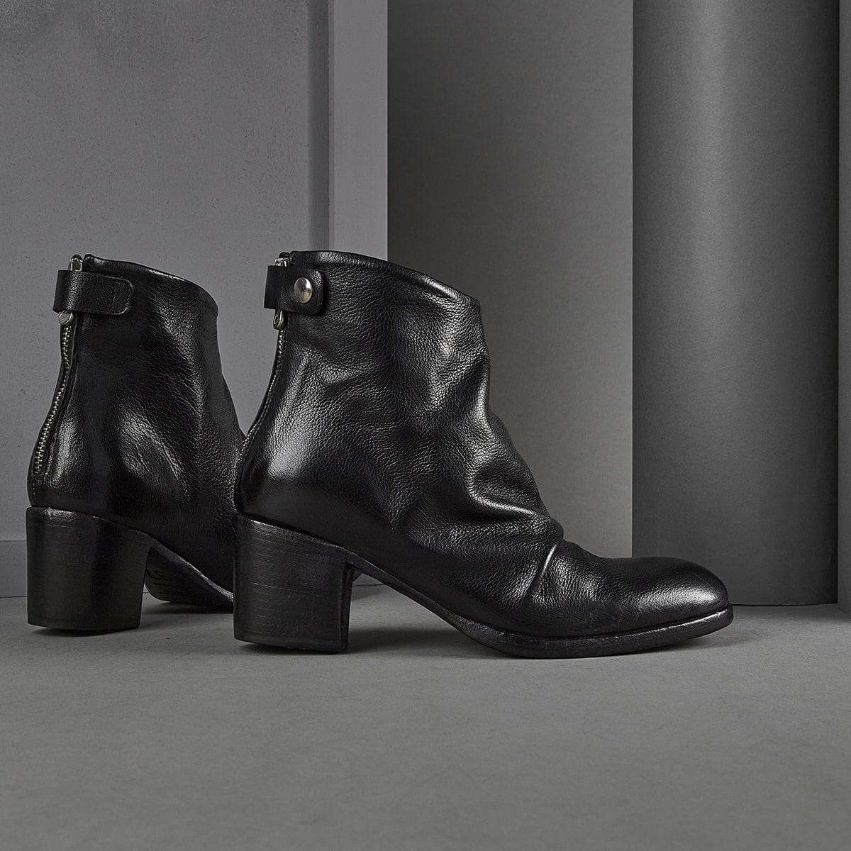 Conflict For Interest Womens Ankle Boot Conflict For Interest Gina Black